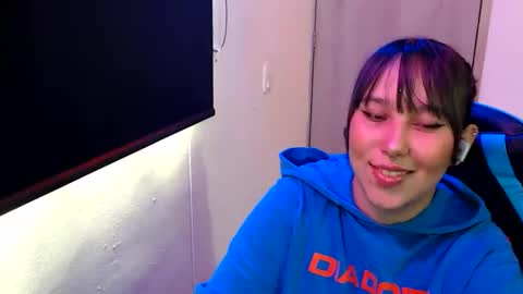 Snapshot of skarlet_adams chatting on 05.19.26 Alice online show from 05.19.26