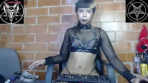 Snapshot of skarleth_miaw chatting on 01.27.25 Punkat 3 online show from 01.27.25