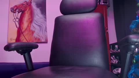 Snapshot of skateboy444 chatting on 12.10.24 king online show from 12.10.24