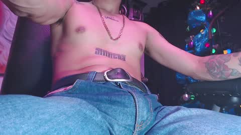 Snapshot of skateboy444 chatting on 12.21.24 king online show from 12.21.24