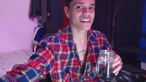 Snapshot of skateboy444 chatting on 01.15.25 king online show from 01.15.25