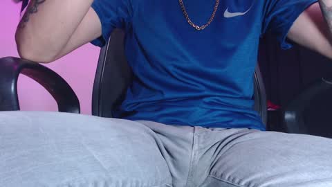 Snapshot of skateboy444 chatting on 01.29.25 king online show from 01.29.25