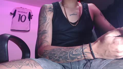 Snapshot of skateboy444 chatting on 01.31.25 king online show from 01.31.25