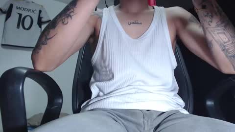 Snapshot of skateboy444 chatting on 02.20.25 king online show from 02.20.25