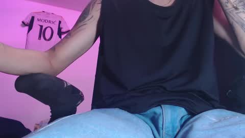 Snapshot of skateboy444 chatting on 02.27.25 king online show from 02.27.25