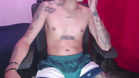 Snapshot of skateboy444 chatting on 03.11.25 king online show from 03.11.25