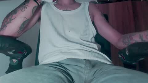 Snapshot of skateboy444 chatting on 09.24.25 king online show from 09.24.25