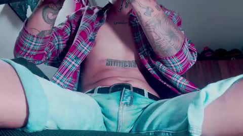 Snapshot of skateboy444 chatting on 01.06.26 king online show from 01.06.26