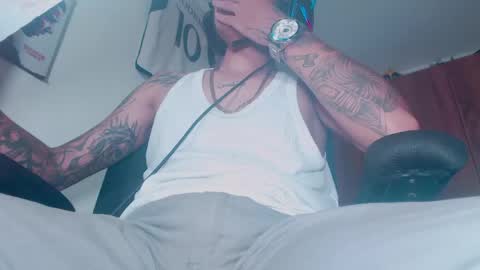 Snapshot of skateboy444 chatting on 04.28.26 king online show from 04.28.26