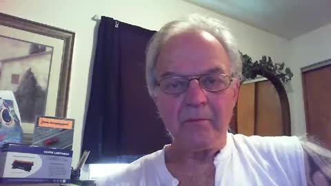 Snapshot of skeeeziks chatting on 05.17.26 skeeeziks online show from 05.17.26