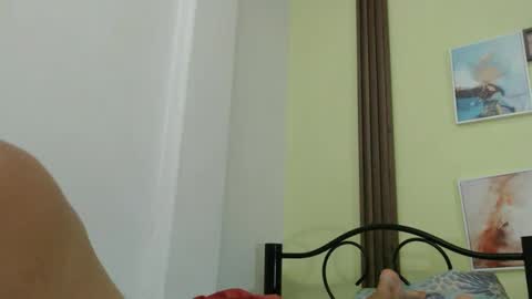 Snapshot of skinny18sexy chatting on 06.03.26 skinny online show from 06.03.26