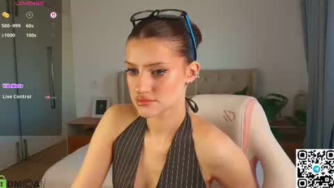 Snapshot of skinny_alice chatting on 07.17.26 Alice GMT 2 Mon Tues Thur Fri Sun 0300am-0900am online show from 07.17.26