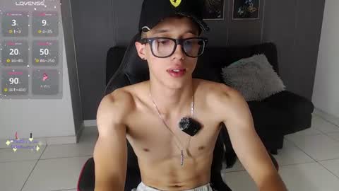 skinny_bigcock20 online show from 06.26.26