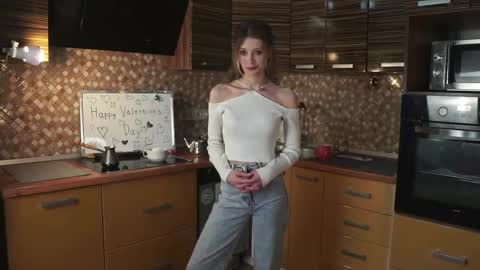 Snapshot of skinny_eve chatting on 02.14.25 Emily online show from 02.14.25