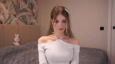 Snapshot of skinny_eve chatting on 02.18.25 Emily online show from 02.18.25