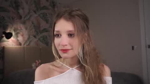 Snapshot of skinny_eve chatting on 02.25.25 Emily online show from 02.25.25