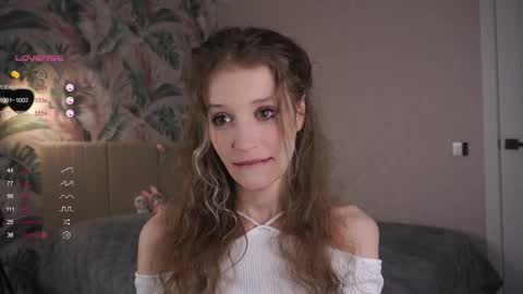 Snapshot of skinny_eve chatting on 03.04.25 Emily online show from 03.04.25