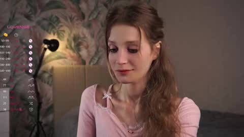 Snapshot of skinny_eve chatting on 03.09.25 Emily online show from 03.09.25