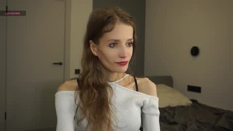 Snapshot of skinny_eve chatting on 09.09.25 Emily online show from 09.09.25