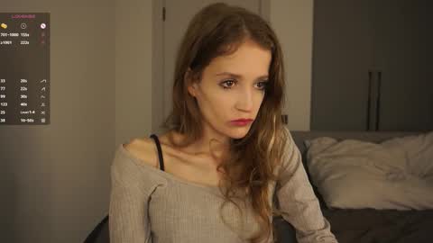 Snapshot of skinny_eve chatting on 09.16.25 Emily online show from 09.16.25