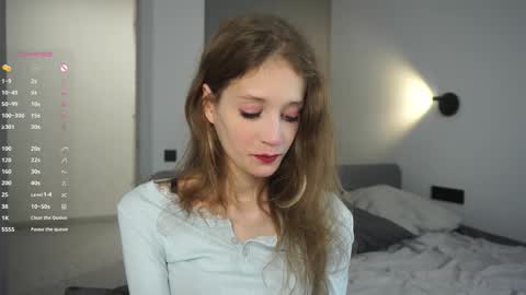 Snapshot of skinny_eve chatting on 10.17.25 Emily online show from 10.17.25