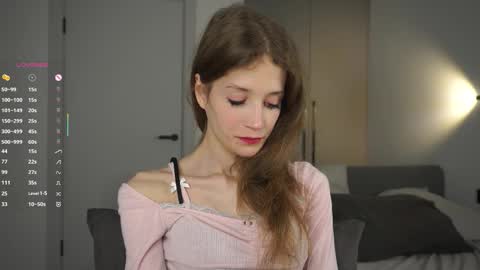 Snapshot of skinny_eve chatting on 10.19.25 Emily online show from 10.19.25