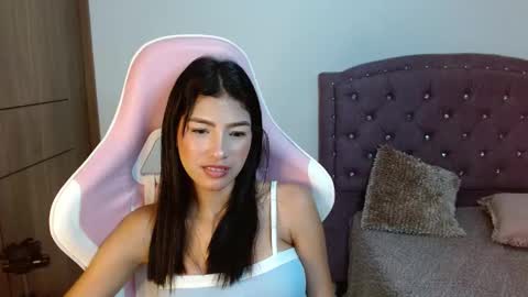 Snapshot of skinny_hailey1 chatting on 03.05.25 Hailey online show from 03.05.25