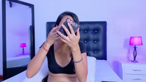 skinny_hottie18 online show from 05.02.26