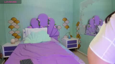 Snapshot of skinny_linda chatting on 01.24.25   online show from 01.24.25