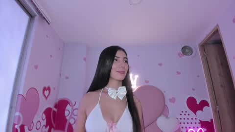 Snapshot of skinny_linda chatting on 03.12.25   online show from 03.12.25