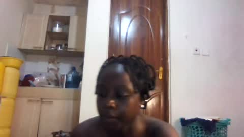 Snapshot of skinny_petite18 chatting on 06.12.26 Munah online show from 06.12.26