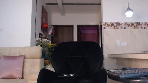 Snapshot of skinnyflak7 chatting on 10.05.25 jesica online show from 10.05.25