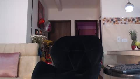 Snapshot of skinnyflak7 chatting on 10.08.25 jesica online show from 10.08.25