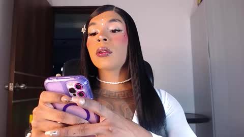 Snapshot of skinnyflak7 chatting on 10.11.25 jesica online show from 10.11.25