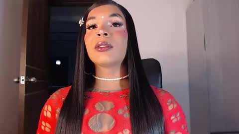 Snapshot of skinnyflak7 chatting on 10.15.25 jesica online show from 10.15.25