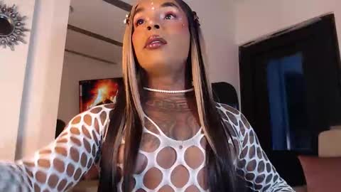 Snapshot of skinnyflak7 chatting on 10.26.25 jesica online show from 10.26.25