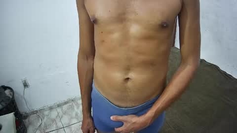 Skinny Latin Man online show from 04.28.26