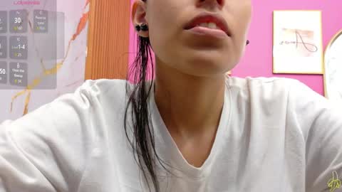 Snapshot of skinnyneighbour_ chatting on 05.28.26 Karla online show from 05.28.26