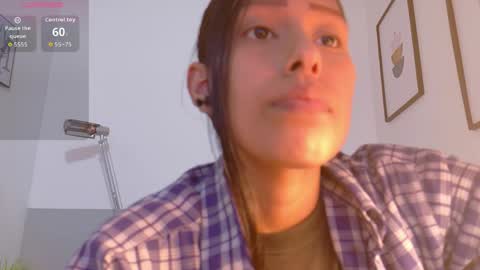 Snapshot of skinnyneighbour_ chatting on 06.05.26 Karla online show from 06.05.26