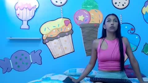 Snapshot of skinnysexzara18 chatting on 01.13.26 zarfa online show from 01.13.26