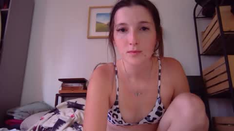 Snapshot of skinnysweettea40 chatting on 07.22.26 skinnysweettea40 online show from 07.22.26