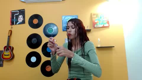 Snapshot of skinnyverus18 chatting on 09.28.25 VERUS online show from 09.28.25