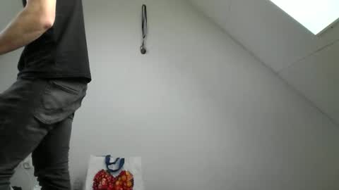 skippyhihi online show from 10.18.25