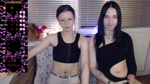 Iska Im genderfluid theyheshenot use ht have reasons and Mia my t-gf sheher online show from 10.06.25