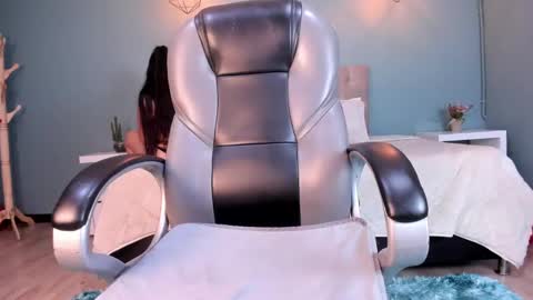 Hanna  online show from 02.20.25