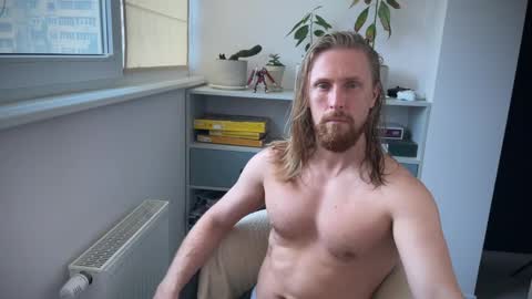 Snapshot of sky_guy25 chatting on 10.02.25 sky_guy25 online show from 10.02.25