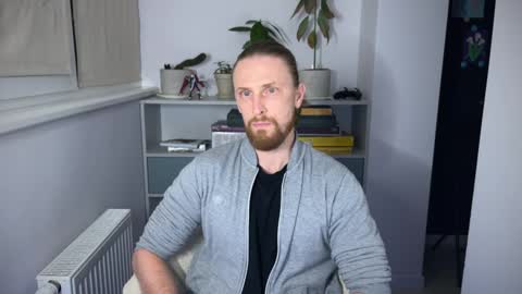 Snapshot of sky_guy25 chatting on 10.20.25 sky_guy25 online show from 10.20.25