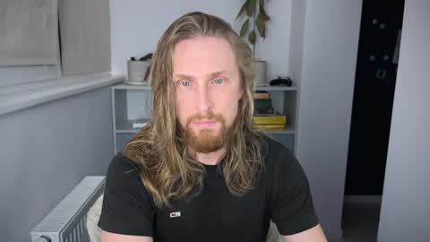 Snapshot of sky_guy25 chatting on 10.30.25 sky_guy25 online show from 10.30.25