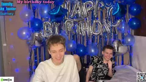 Snapshot of sky_hunter chatting on 12.17.25 sky_hunter online show from 12.17.25