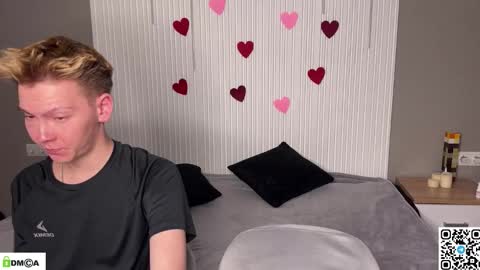 Snapshot of sky_hunter chatting on 02.15.26 sky_hunter online show from 02.15.26